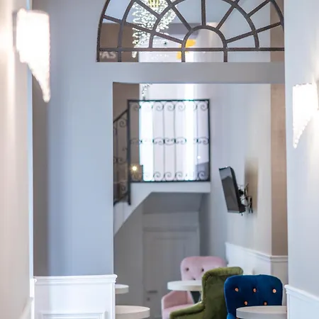 Leone D'autore - Rooftop Centro Storico 게스트하우스